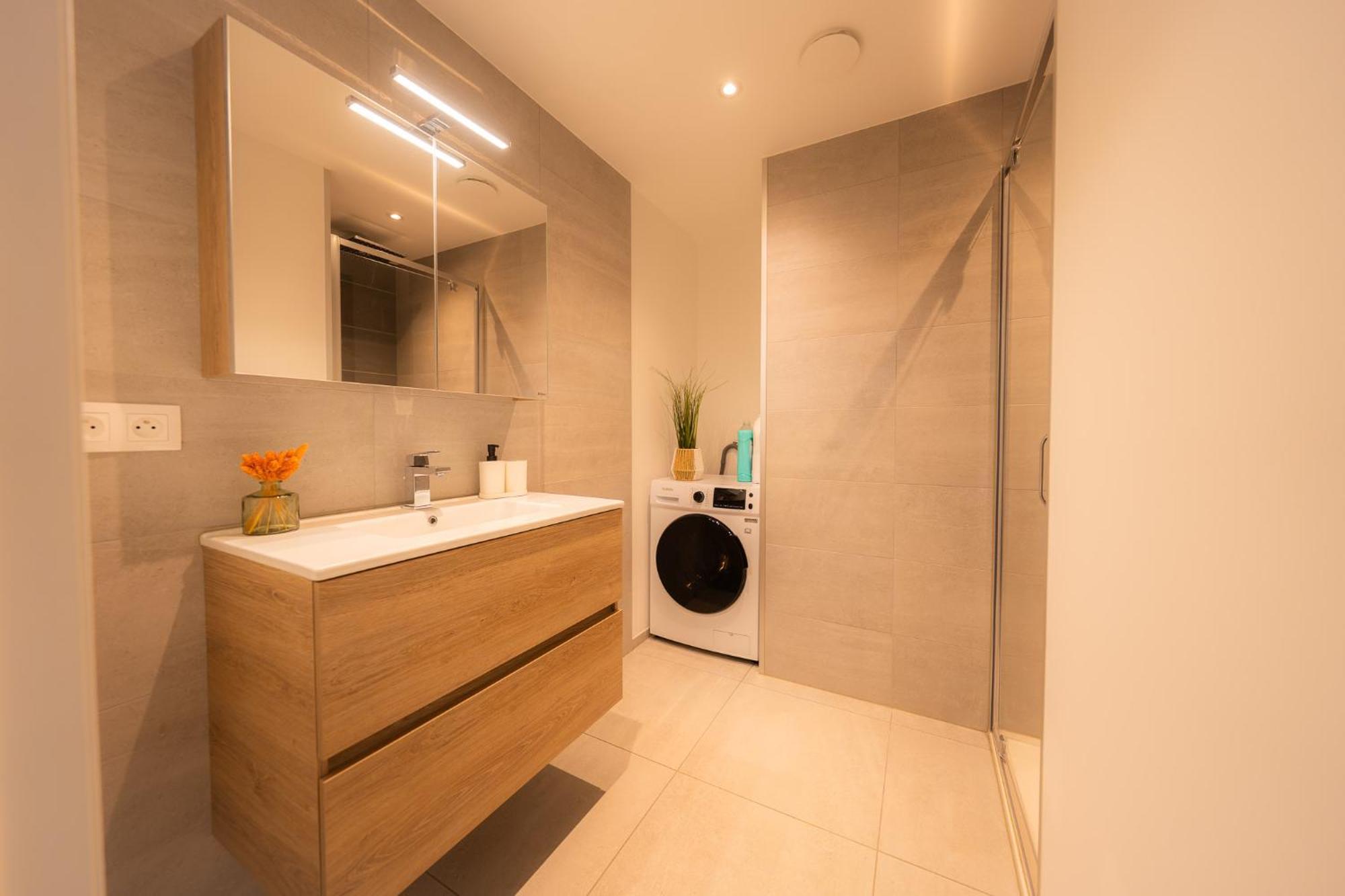 Appartement Cosy Pres De Tout ! Mons Luaran gambar