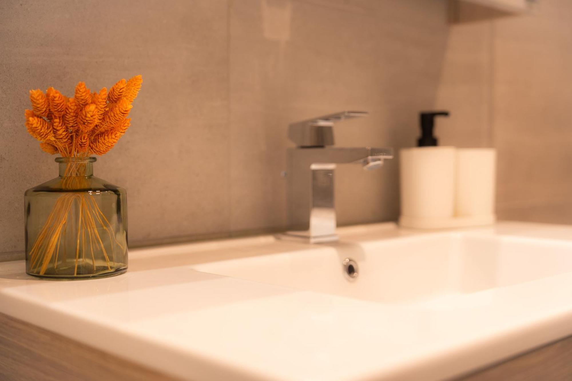 Appartement Cosy Pres De Tout ! Mons Luaran gambar